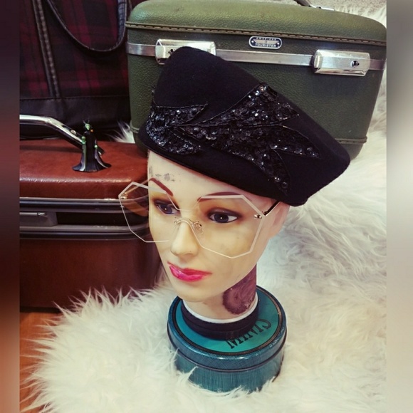 Vintage Accessories - Gorgeous, 60's, GLENOVER/HENRY POLLAK beret!!